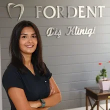 Dt. Esin Gizem Eser — Diş Hekimi, Etimesgut, Ankara. Portre fotoğrafı.