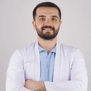 Uzm. Dt. Osman Sağır — Ağız Diş Ve Çene Cerrahisi, Hatay. Portre fotoğrafı.