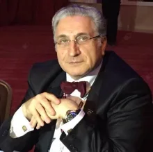 Prof. Dr. İsmail Hakkı Aydın — Beyin Ve Sinir Cerrahisi, İstanbul. Portre fotoğrafı.
