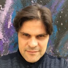 Dt. Yasa Akdoğan — Diş Hekimi, Sakarya. Portre fotoğrafı.