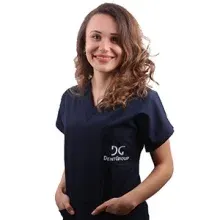 Dt. Dilek Konuk — Diş Hekimi, Başiskele, Kocaeli. Portre fotoğrafı.