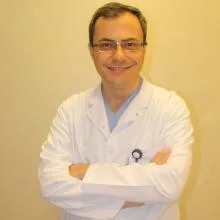 Prof. Dr. Kudret Türeyen — Beyin Ve Sinir Cerrahisi, Osmangazi, Bursa. Portre fotoğrafı.