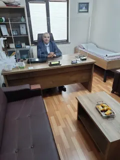 Prof. Dr. İbrahim Karnak profilinde yer alan galeri fotoğrafı.