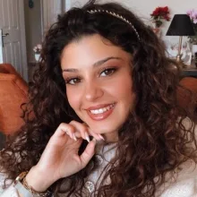 Psk. İrem Kızılkaplan — Psikoloji, Antalya. Portre fotoğrafı.