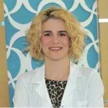 Op. Dr. Sonay İsenlik — Kadın Hastalıkları Ve Doğum, Antalya. Portre fotoğrafı.