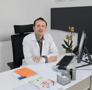 Op. Dr. Ozan Çetinay profilinde yer alan galeri fotoğrafı.