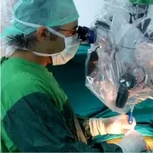 Prof. Dr. Aşkın Esen Hastürk — Beyin Ve Sinir Cerrahisi, Yenimahalle, Ankara. Portre fotoğrafı.