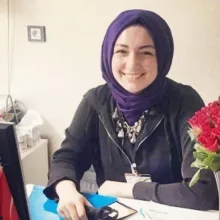 Op. Dr. Merve Durmuş — Kadın Hastalıkları Ve Doğum, İzmir. Portre fotoğrafı.