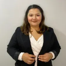 Kl. Psk. Aysu Güneş Şimay — Psikoloji, İstanbul. Portre fotoğrafı.