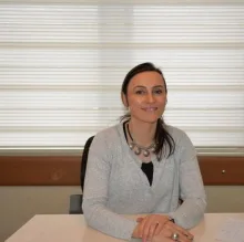 Uzm. Dr. Aysun Baltacı — Kadın Hastalıkları Ve Doğum, Ankara. Portre fotoğrafı.