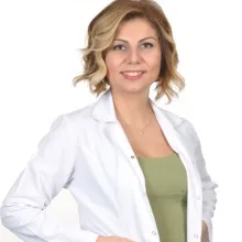 Uzm. Dr. Deniz Yıldız — Psikiyatri, Balıkesir. Portre fotoğrafı.