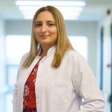 Op. Dr. Yeşim Darol — Kadın Hastalıkları Ve Doğum, Sakarya. Portre fotoğrafı.