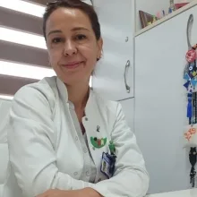 Dyt. Özlem Doğan — Diyetisyen, Mezitli, Mersin. Portre fotoğrafı.