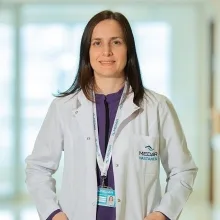 Uzm. Dr. Ayşe Havan — Göğüs Hastalıkları, İstanbul. Portre fotoğrafı.
