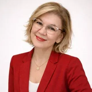 Psk. Ayşin Bujur — Psikoloji, İstanbul. Portre fotoğrafı.
