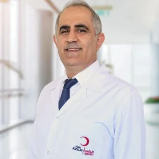 Op. Dr. Sinan Tezer — Genel Cerrahi, Kartal, İstanbul. Portre fotoğrafı.