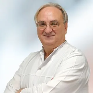 Op. Dr. İhsan Önder Albayrak — Ortopedi Ve Travmatoloji, Pendik, İstanbul. Portre fotoğrafı.