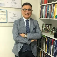Op. Dr. Yusuf Can — Kulak Burun Boğaz, İstanbul. Portre fotoğrafı.