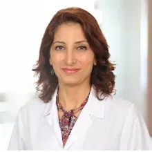 Uzm. Dr. Ebru İkizler — Dermatoloji, Beykoz, İstanbul. Portre fotoğrafı.