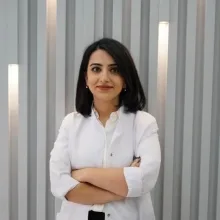Dt. Zeynep Sıla Ünal — Diş Hekimi, Ankara. Portre fotoğrafı.