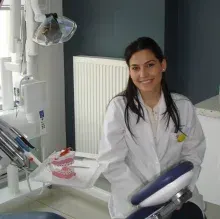 Dr. Dt. Seda Erken — Ortodonti, Sakarya. Portre fotoğrafı.