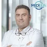 Uzm. Dr. Yusuf Alp Heper — Tıbbi Biyokimya, Çankaya, Ankara. Portre fotoğrafı.