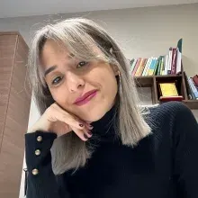 Dr. Öğr. Üyesi Elif Küçük — Psikiyatri, Ankara. Portre fotoğrafı.