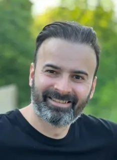 Doç. Dr. Ahmet Yükkaldıran profilinde yer alan galeri fotoğrafı.
