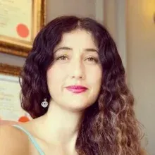 Uzm. Dr. Rukiye Yasemin Temur — Psikiyatri, Aydın. Portre fotoğrafı.