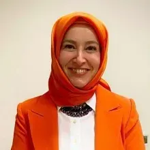 Uzm. Dr. Nuriye Kayıran — Dermatoloji, Gaziantep. Portre fotoğrafı.