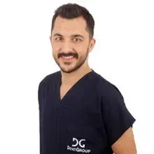 Dt. Ozan Şener — Diş Hekimi, Kadıköy, İstanbul. Portre fotoğrafı.