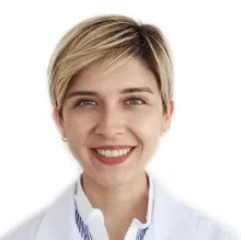 Uzm. Dt. Selin Şen Kemeç — Çocuk Diş Hekimliği (Pedodonti), Yalova. Portre fotoğrafı.