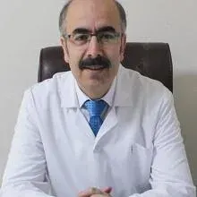 Uzm. Dr. Serdar Kutlu — İç Hastalıkları, Çukurova, Adana. Portre fotoğrafı.