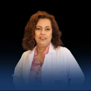 Prof. Dr. Işıl Somalı — Tıbbi Onkoloji, İzmir. Portre fotoğrafı.