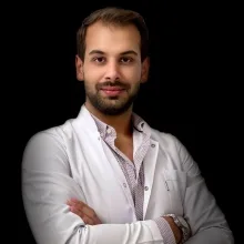 Dt. Burak Yıldız — Diş Hekimi, Gaziantep. Portre fotoğrafı.