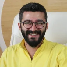 Dt. Hakkı Gökçe — Diş Hekimi, Çankaya, Ankara. Portre fotoğrafı.