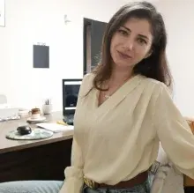 Dyt. Ayşe Parmaksız — Diyetisyen, Kocaeli. Portre fotoğrafı.