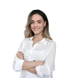 Fzt. Busenur Yıldırım — Fizyoterapi Ve Rehabilitasyon, Kocaeli. Portre fotoğrafı.