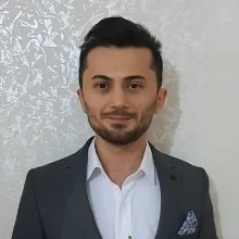 Uzm. Dyt. Azmi Yılmaz — Diyetisyen, İstanbul. Portre fotoğrafı.