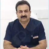 Dt. Vecdi Bulut — Diş Hekimi, Adana. Portre fotoğrafı.