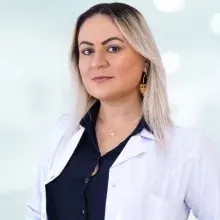 Dyt. Ayşe Gürbilek — Diyetisyen. Portre fotoğrafı.