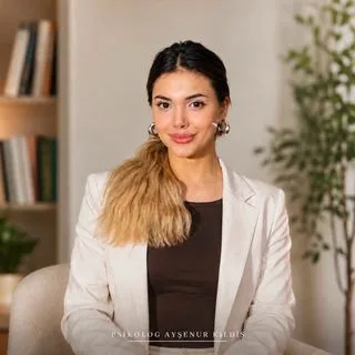 Psk. Ayşenur Kıldiş — Psikoloji, İstanbul. Portre fotoğrafı.