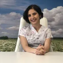 Dt. Melek Çoban Göçtü — Diş Hekimi, Denizli. Portre fotoğrafı.