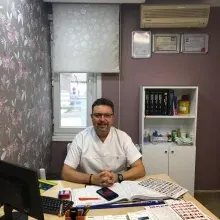 Op. Dr. Daniş Dikmen — Ortopedi Ve Travmatoloji, Maltepe, İstanbul. Portre fotoğrafı.