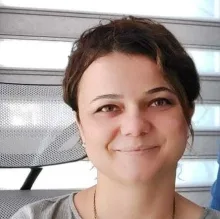 Uzm. Dr. Ayşegül Satar — Çocuk ve Ergen Psikiyatrisi, Balıkesir. Portre fotoğrafı.