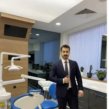 Dt. Burhan Kaan Bafra — Diş Hekimi, Samsun. Portre fotoğrafı.