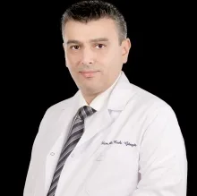 Op. Dr. Ruhi Güngör — Üroloji, İstanbul. Portre fotoğrafı.