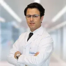 Op. Dr. Rashad Sadigov — Çocuk Cerrahisi, Kağıthane, İstanbul. Portre fotoğrafı.