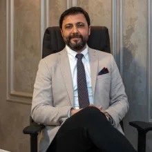 Prof. Dr. Şükrü Kumsar — Üroloji, İstanbul. Portre fotoğrafı.