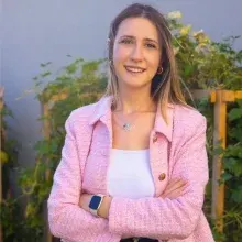 Kl. Psk. Esma Zeynep Şardağ — Psikoloji, İstanbul. Portre fotoğrafı.